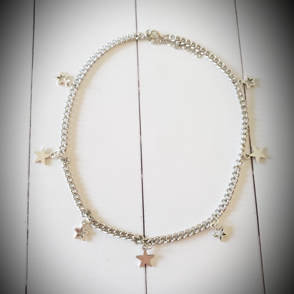 2/$20🌼 Silver Chain Star Dangle Necklace - Picture 4 of 5